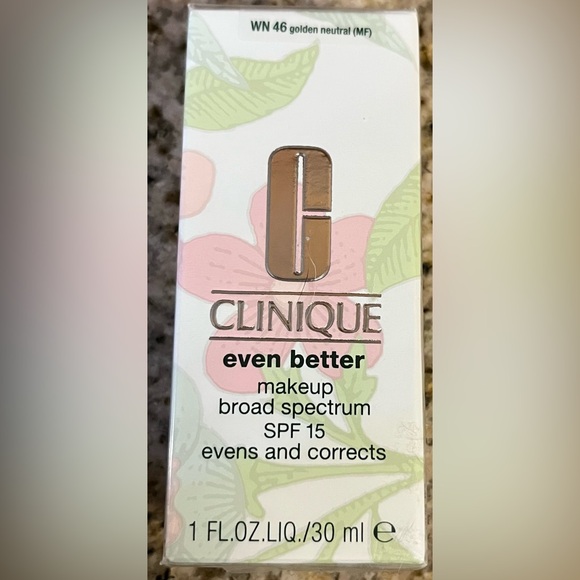 CLINIQUE Even Better Makeup Broad Spectrum SPF 15 Foundation-golden neutral. - Picture 2 of 3